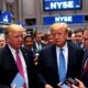 Trump on the NYSE trading floor with traders.