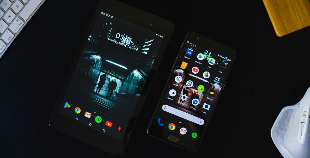 black android smartphone displaying home screen