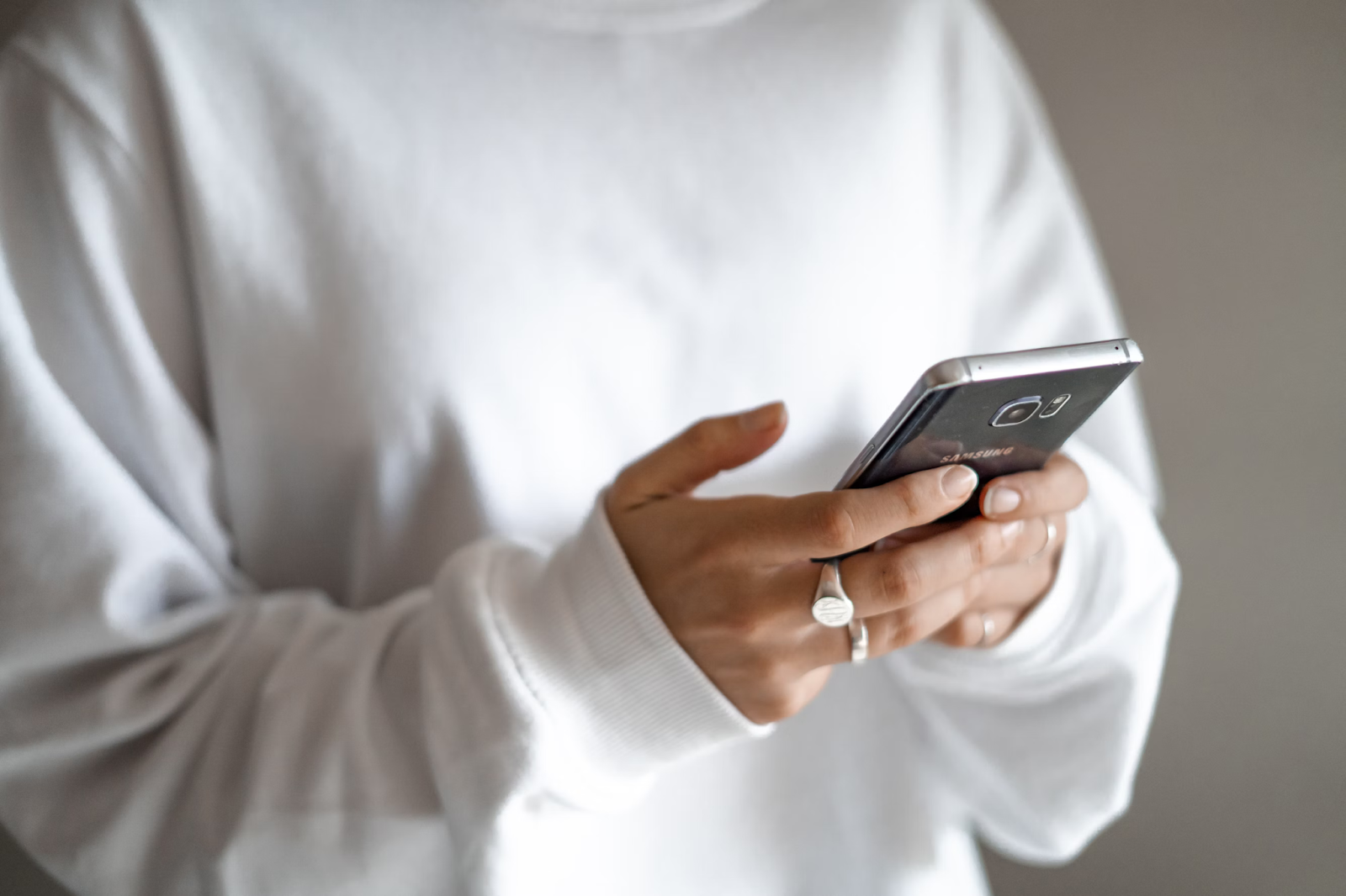 What to Know Before Switching Cell Phone Network Services in 2025